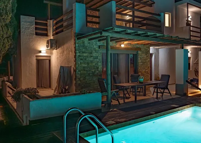 Apollonas & Sibylla - Luxury With Pool Villa